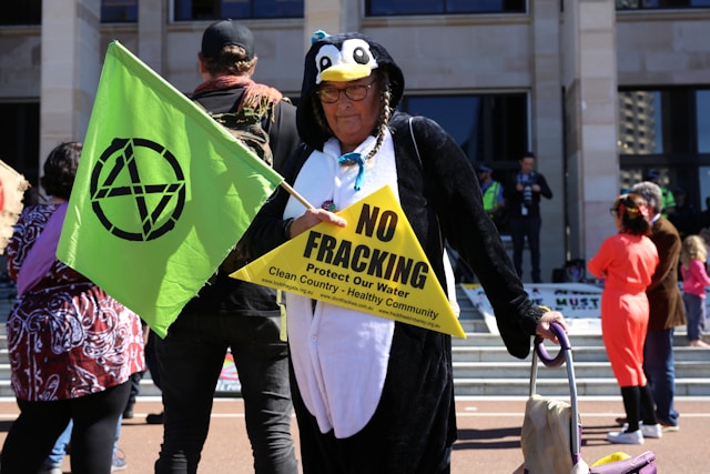 Activists Organizing Coalition Against Fracking In the UK