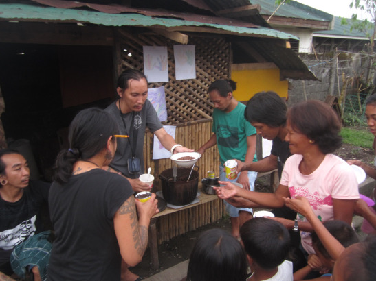 Mobile Anarchist School provides mutual aid in response to hurricane in the Philippines