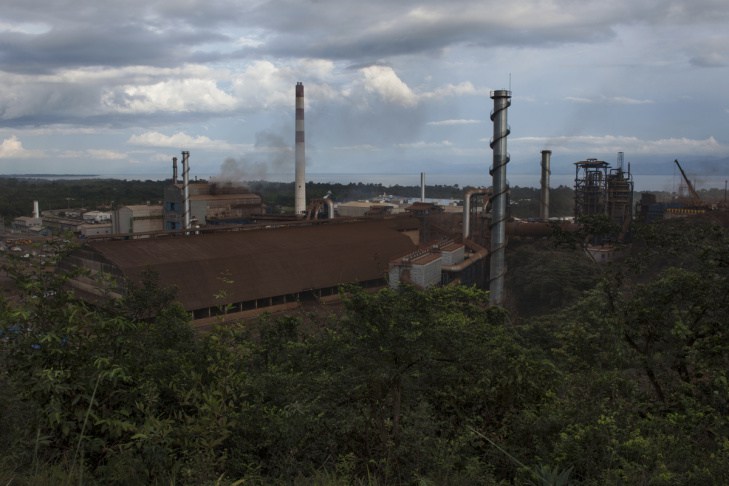 The "Fenix" Mining Project in El Estor, Guatemala. Established in 1965 as the EXMIBAL nickel mine owned by Canadian mining firm INCO, the project was transferred to the Guatemalan Nickel Company (CGN) in 2005 after the expiration of the original 40-year license. CGN was the local subsidiary of Canadian Skye Resources, a junior mining company comprised of former INCO directors. Skye was bought by HudBay in 2008, and the project sold to the Russian-based Solway group in 2011. (Photo: James Rodríguez/mimundo.org)