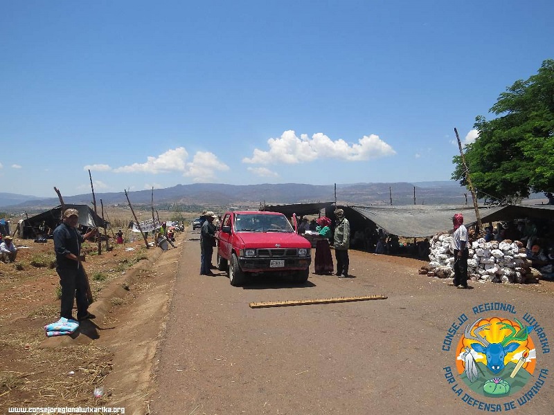 Wixárika Community Blocks Highways, Closes Schools in Protest of Government Inaction