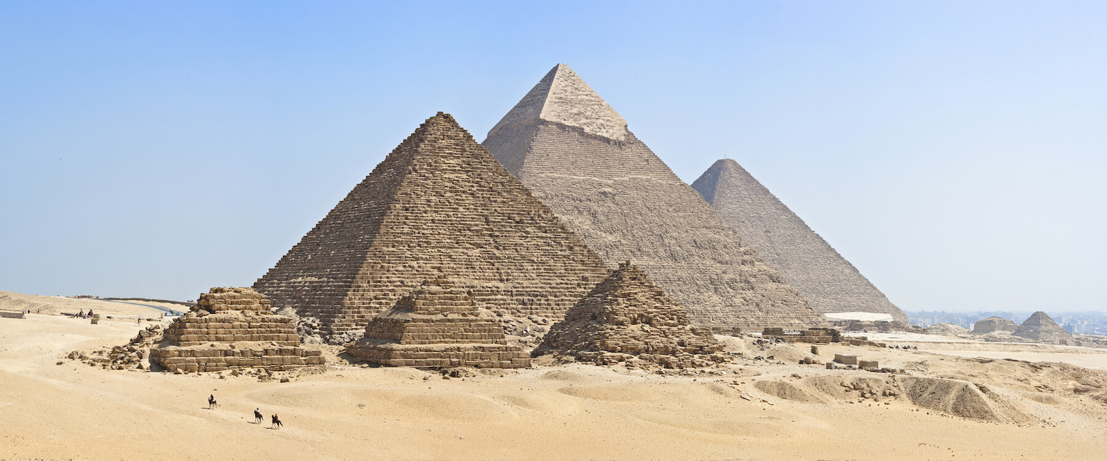 Giza Pyramids - Authoritarian vs. Democratic Technology