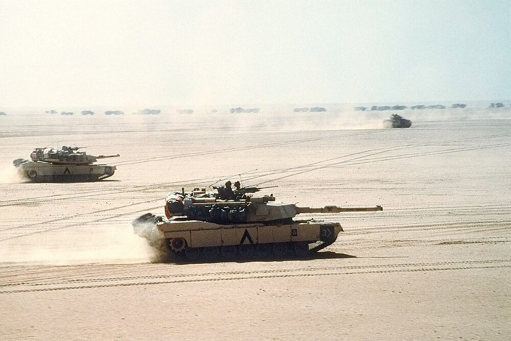 1620px-Abrams_in_formation(1)